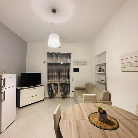 La Casa Di Alice è Un Bilocale Luminoso E Felice Appartement