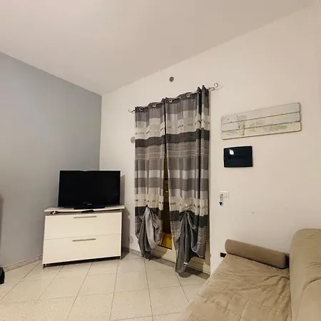 La Casa Di Alice è Un Bilocale Luminoso E Felice Appartement *